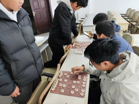 ���ƅf(xi��)��(hu��)�y���٤�f(xi��)��(hu��)�e�k���塱������(li��n)�x���(d��ng) ̽���wˇ�ں���·��