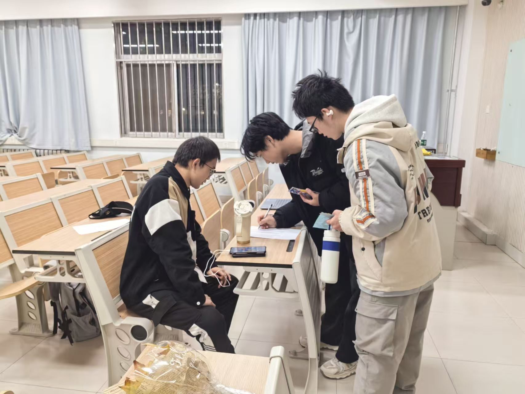 �����r(n��ng)�ֿƼ���W(xu��)ꖹ�F(tu��n)��ί�@ˇ֧�������~���⣬��P�������A�M�e��