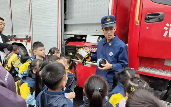 ��ȫ��������x �ϴ��^(q��)�W(xu��)���T�׃��@�_չ������ȫ�����(sh��)�`���