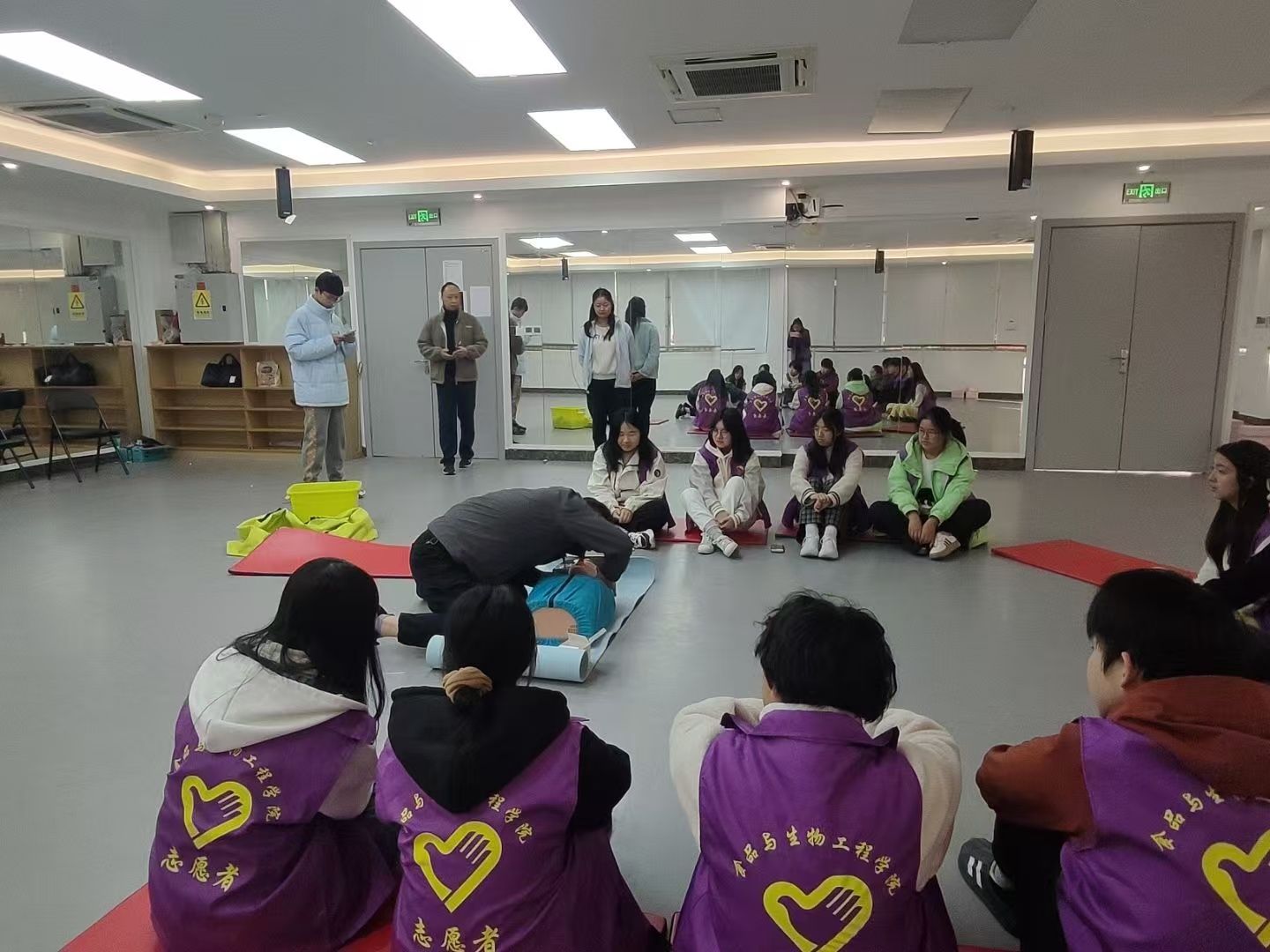 ���ռ���Ӳ���ܣ����f����ů�����������A��WʳƷ�c���﹤�̌WԺ�tʮ����Ӗ�x��ȫ���ԾȻ���