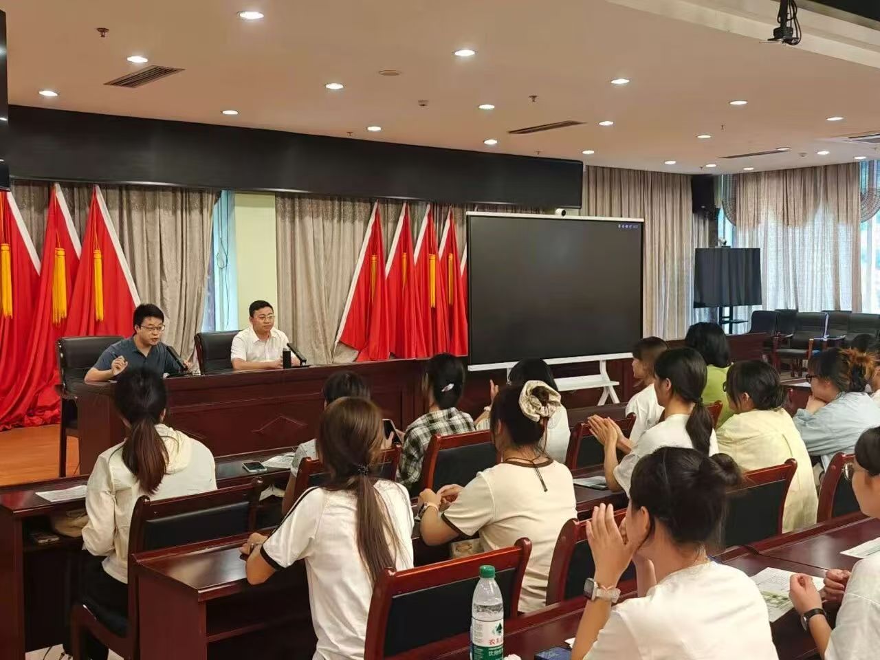 �������g���v��ɽˮ�顪��ӛ����С�ࡱ����ͬ�W(xu��)������־Ը����(w��)